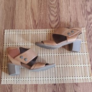 Rockport Cobb heel sandals 7.5  with velcro